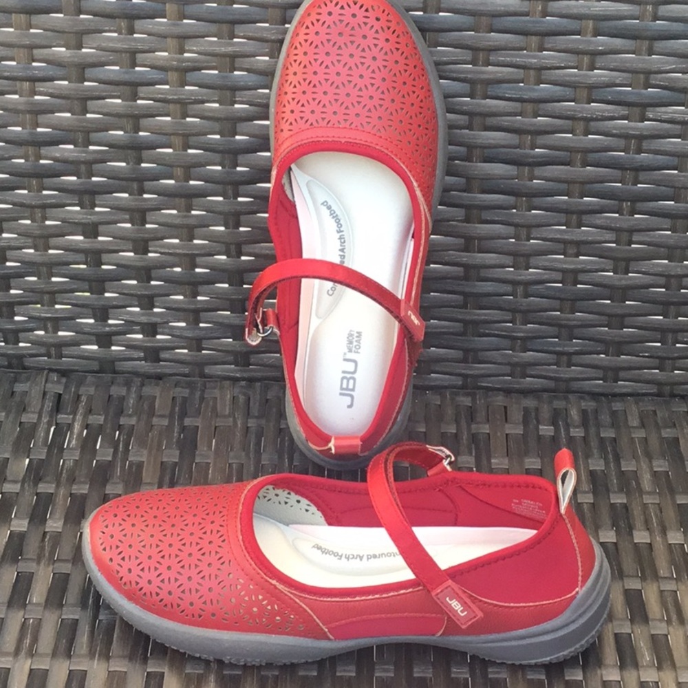 JBU Dandelion shoes. New without box